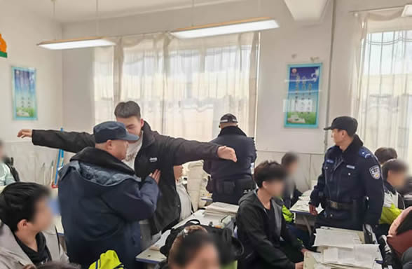 �ؖ|�й����֊^���ɳ�������У�@�_չ���Ƶ��ߌ������Є�